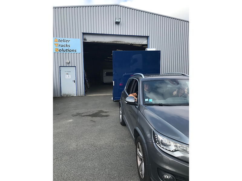 Et c'est parti ! Bonne chance, Béa ! Trailer traiteur à domicile